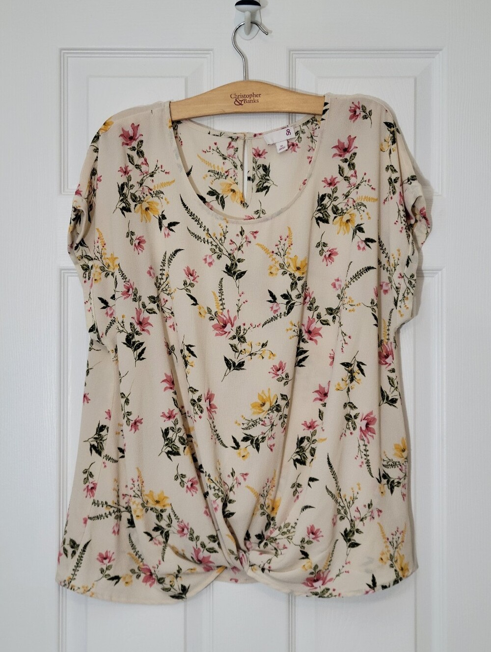 SO Cream Floral Short Sleeve Twist Front Top Size XL